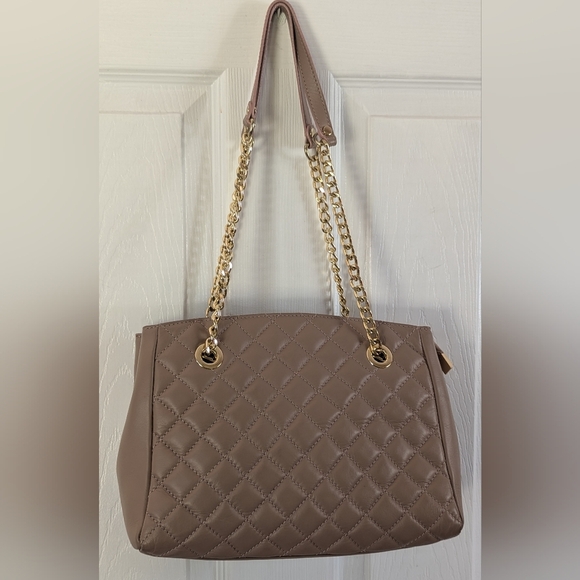 Authentic Anna Paola Quilted Chain Strap Handbag - Picture 13 of 13
